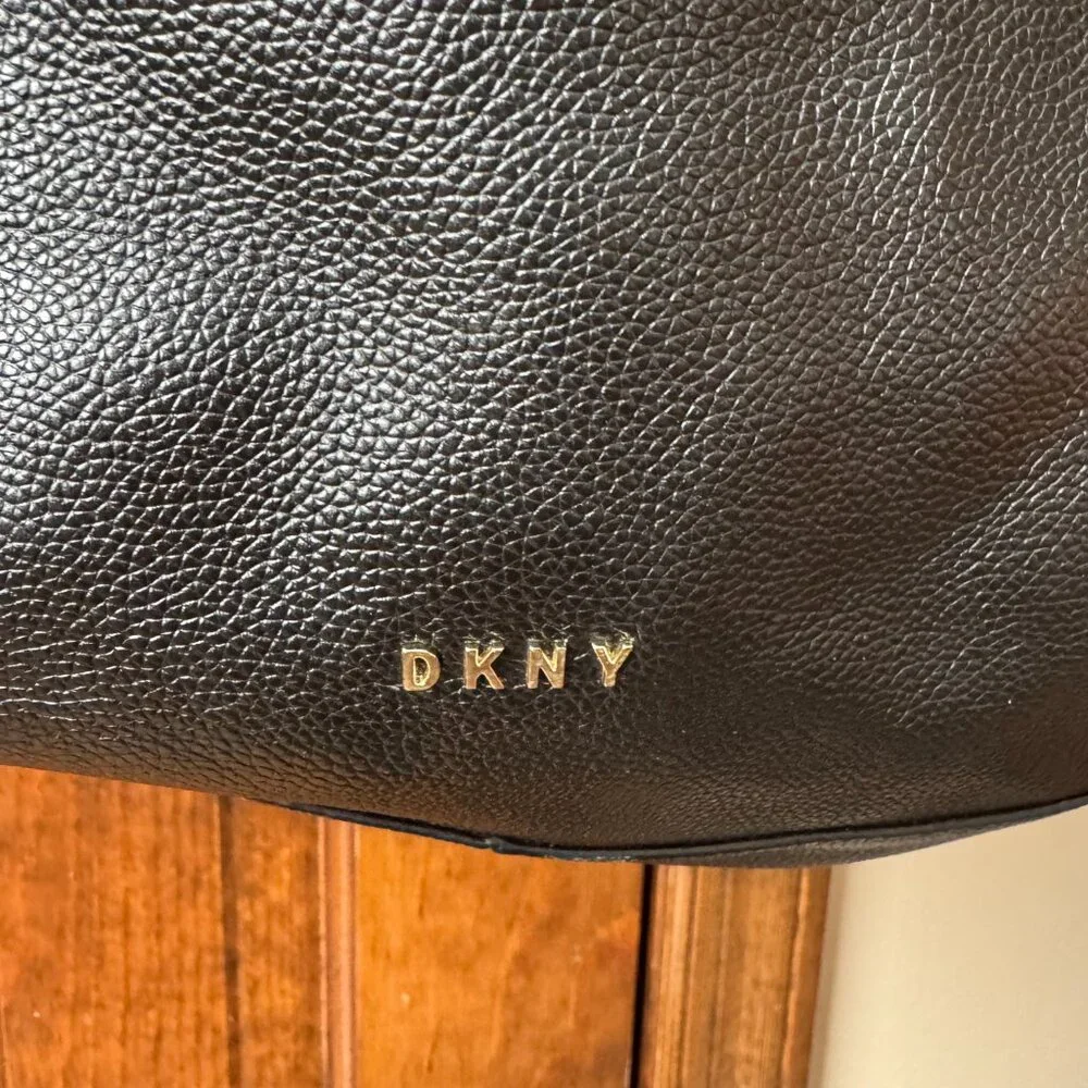 Dkny winnie hobo